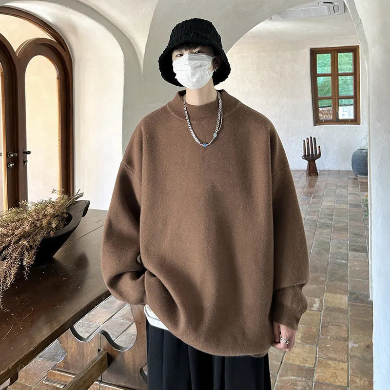 Men's loose fit round neck polyester sweater in solid colour with long sleeves