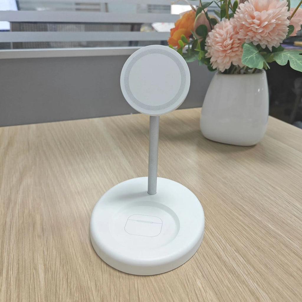 Rotatable three-in-one wireless charger in black or white, ABS and aluminium alloy, 130x110x161mm, Type C