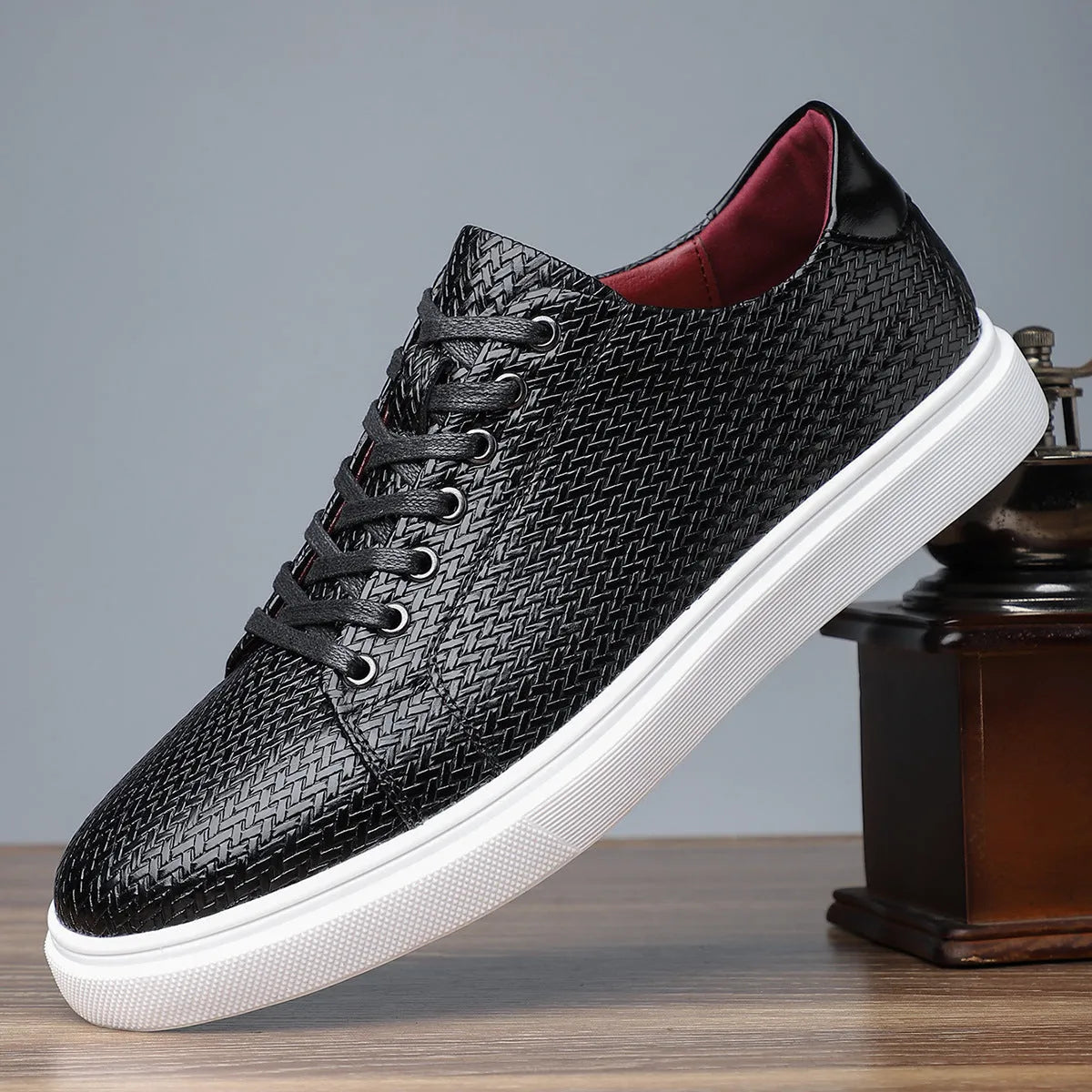 Men's black red yellow business shoes with PU upper and rubber sole low top design