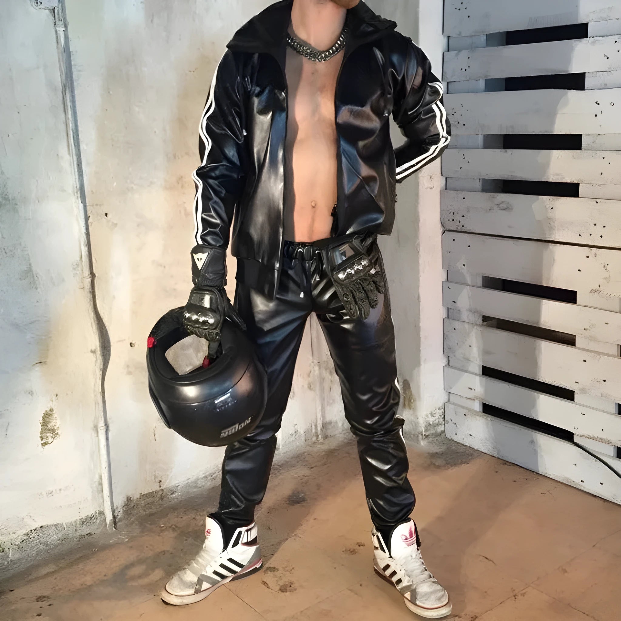 Men's black PU leather hooded sports jacket and matching trousers set for autumn sports
