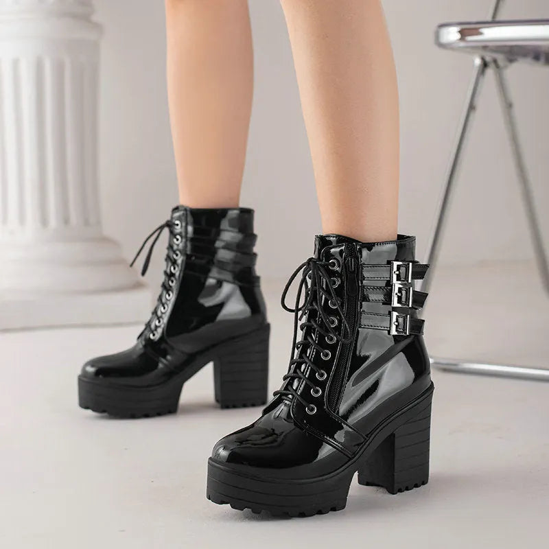 Women's thick-heeled short boots in black with 6-8cm heel and waterproof platform sole
