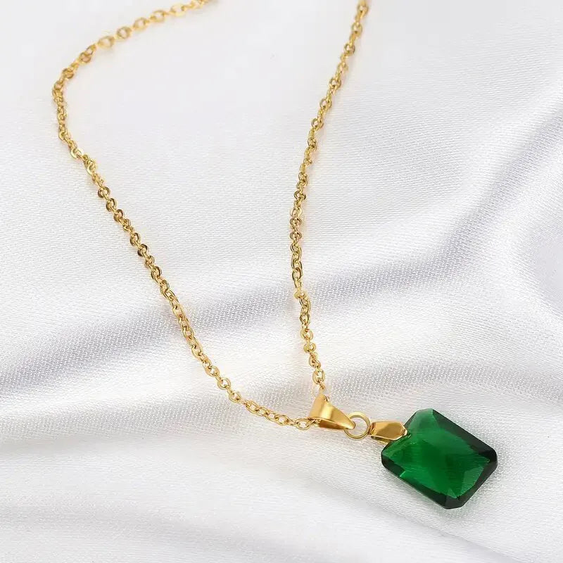 Copper geometric pendant necklace with rectangular quadrilateral design and O-ring chain in XL1006 Green colour