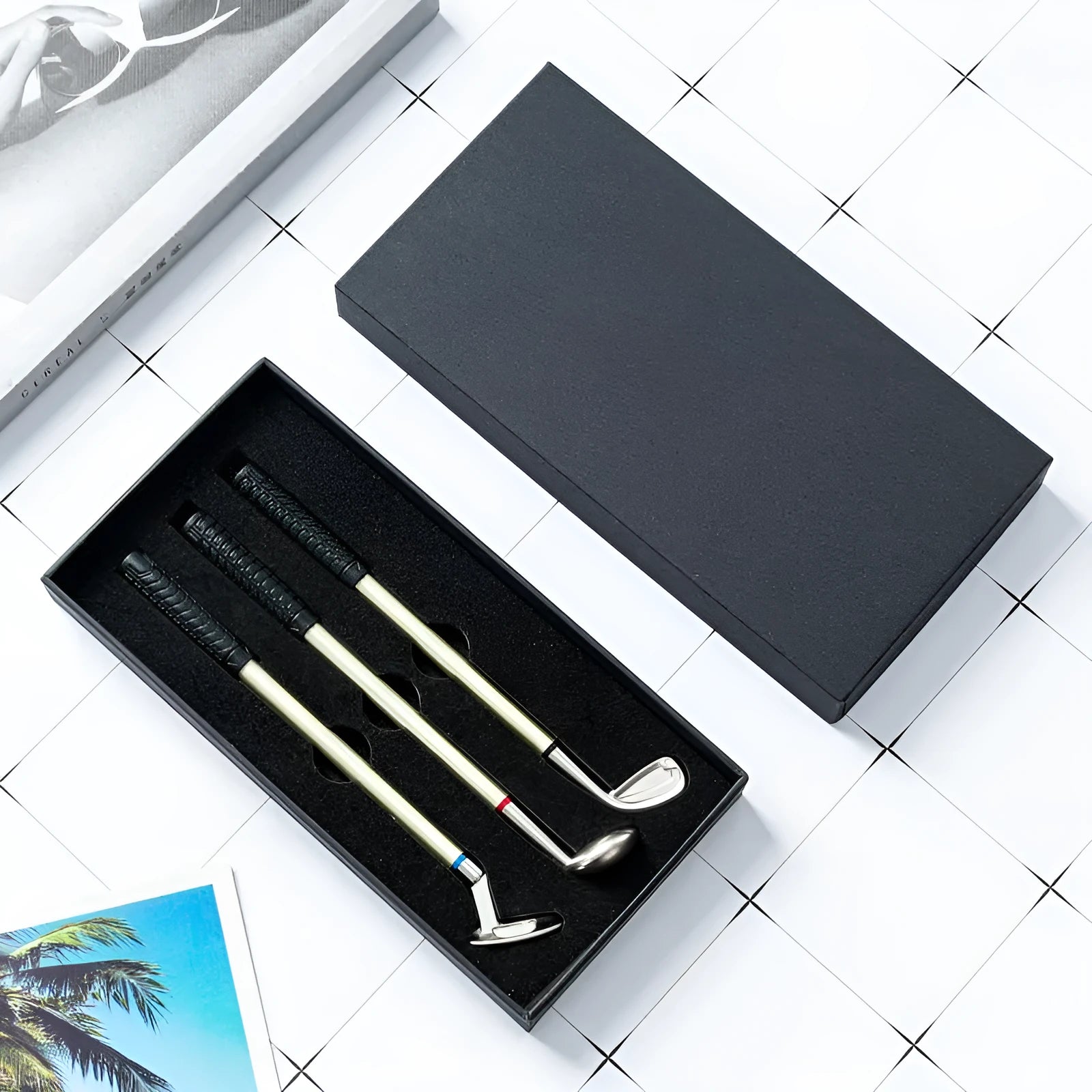 Three metal suit ballpoint pens with 0.7mm bullet-type refills measuring 18.5cm each