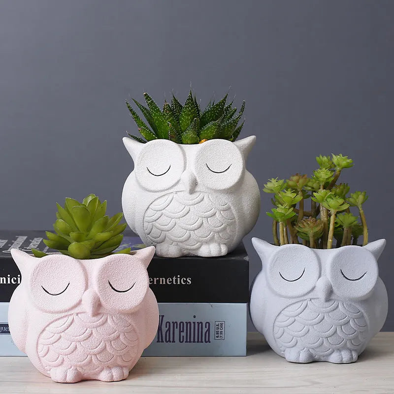 Handmade ceramic succulent pot with frosted owl design measuring 11×9×9cm