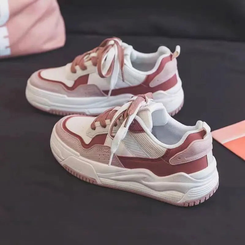 Low-top sneakers in beige and pink with 2.5cm rubber sole and imitation leather lining