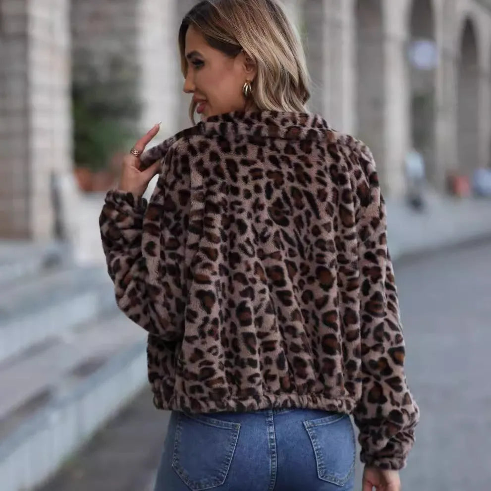 Women's leopard print plush coat with raglan sleeves and zipper closure in loose fit