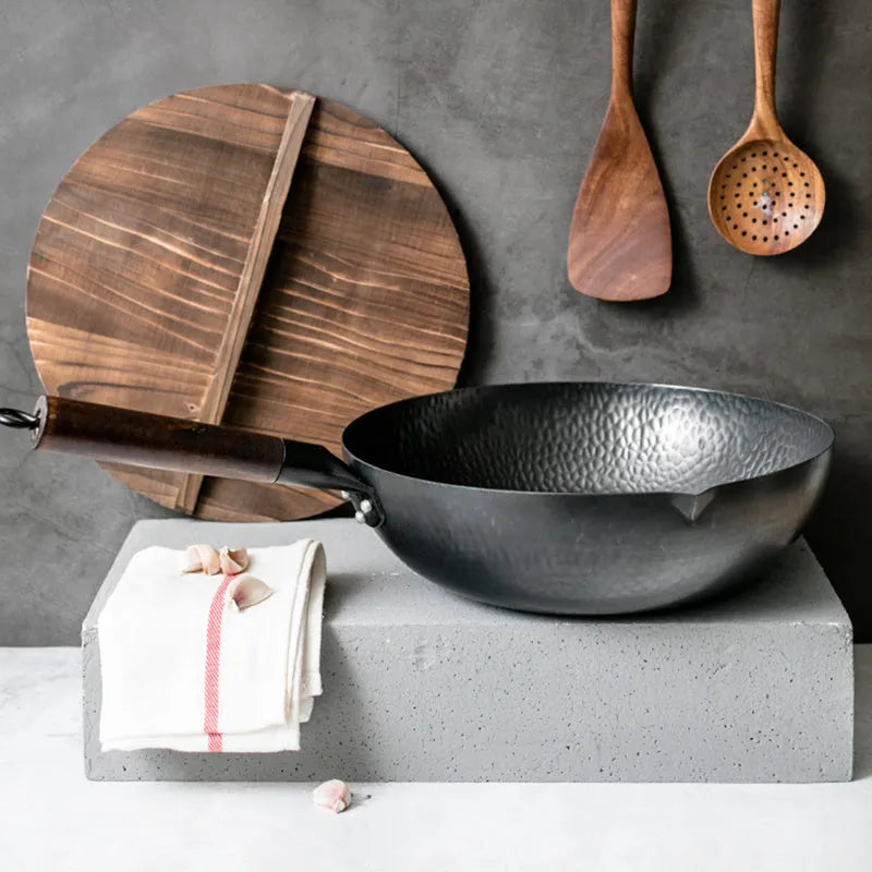 Traditional black iron wok with long wooden handle, 32cm diameter cooking pan