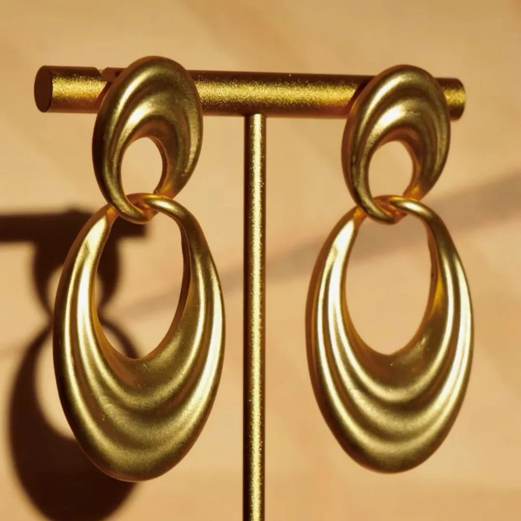 Plain gold double circle French retro earrings with copper U-shaped design and quicksand colour
