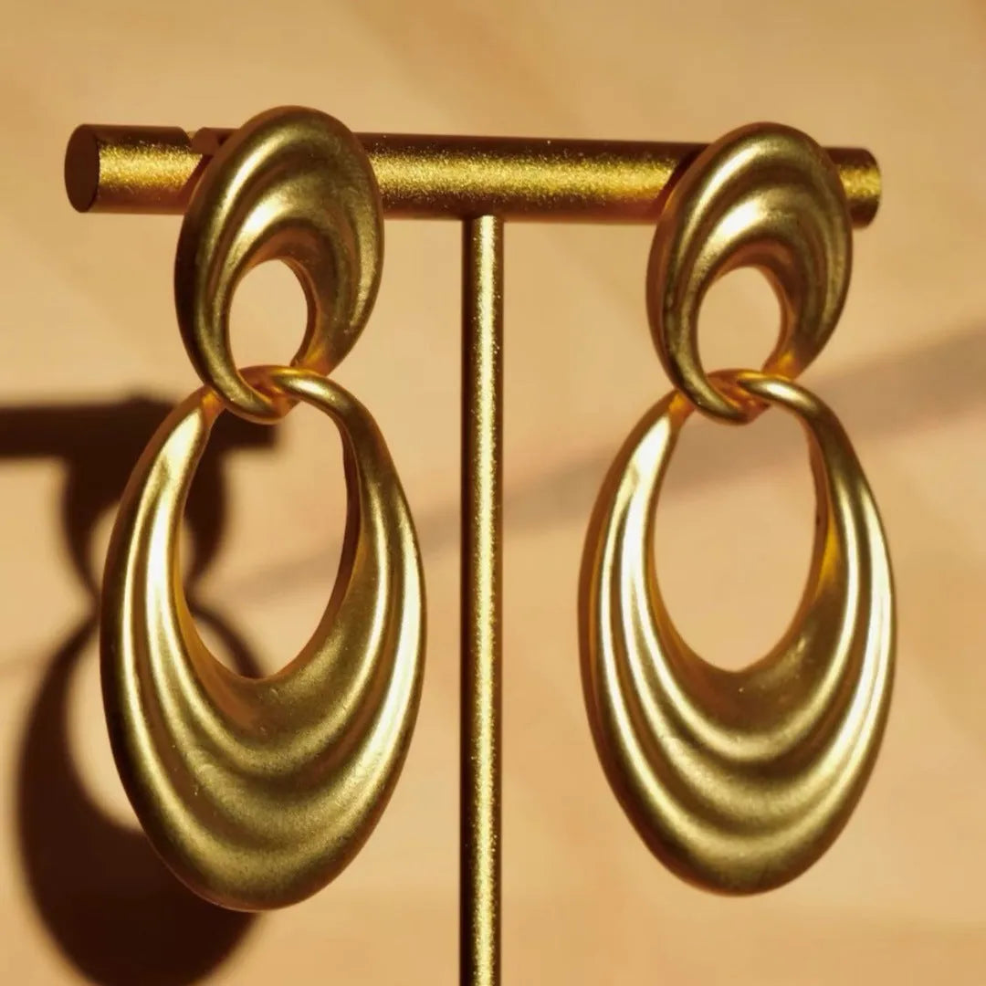 Plain gold double circle French retro earrings with copper U-shaped design and quicksand colour