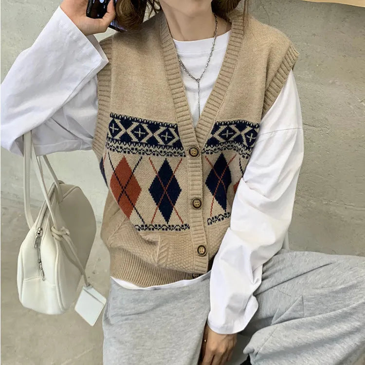 Diamond plaid pattern sleeveless cardigan top in loose fit with free size design