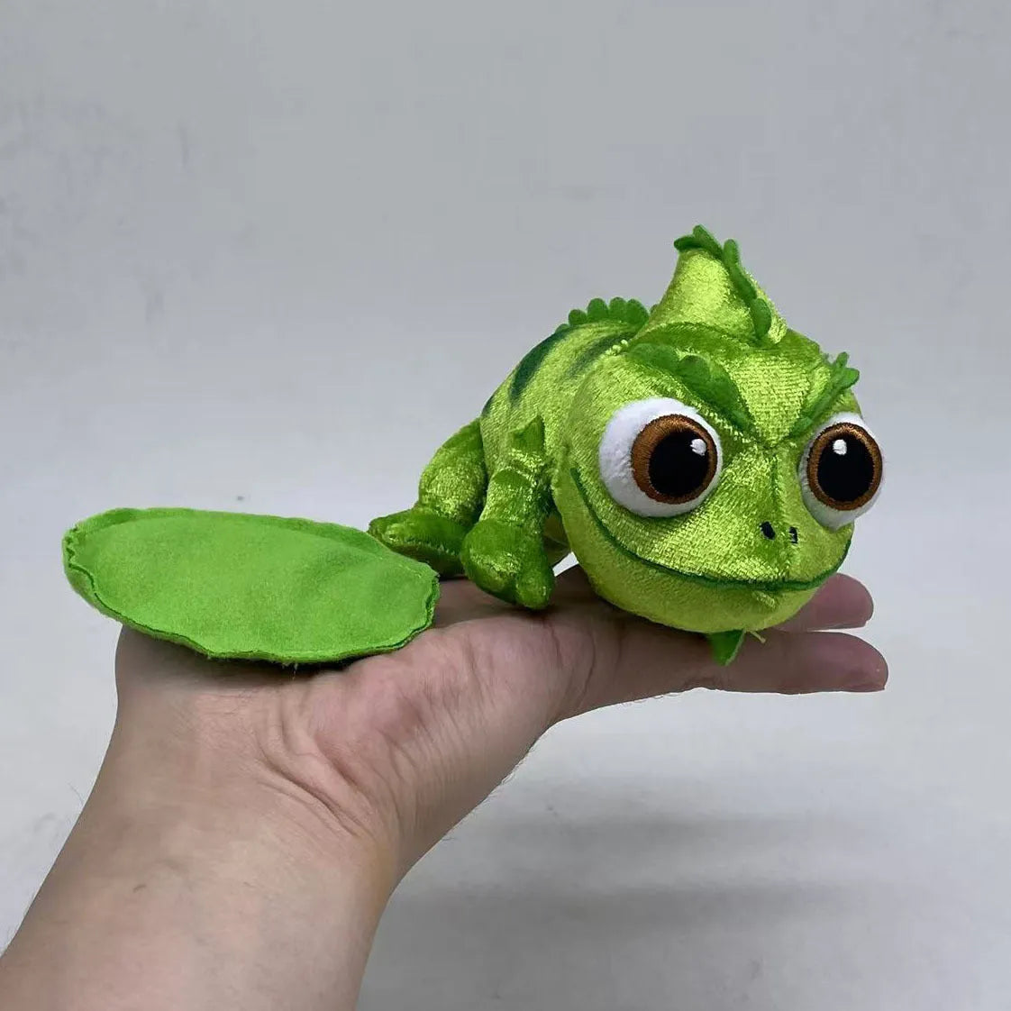 Chameleon shoulder plush doll with disk base, 16cm long, short plush and PP cotton filling