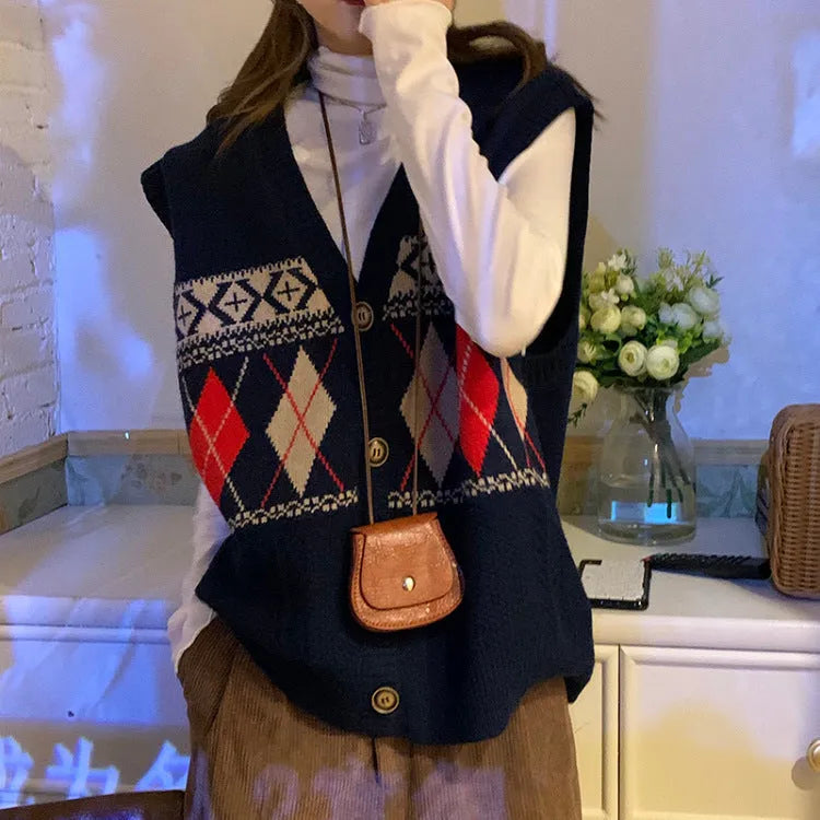 Diamond plaid pattern sleeveless cardigan top in loose fit with free size design