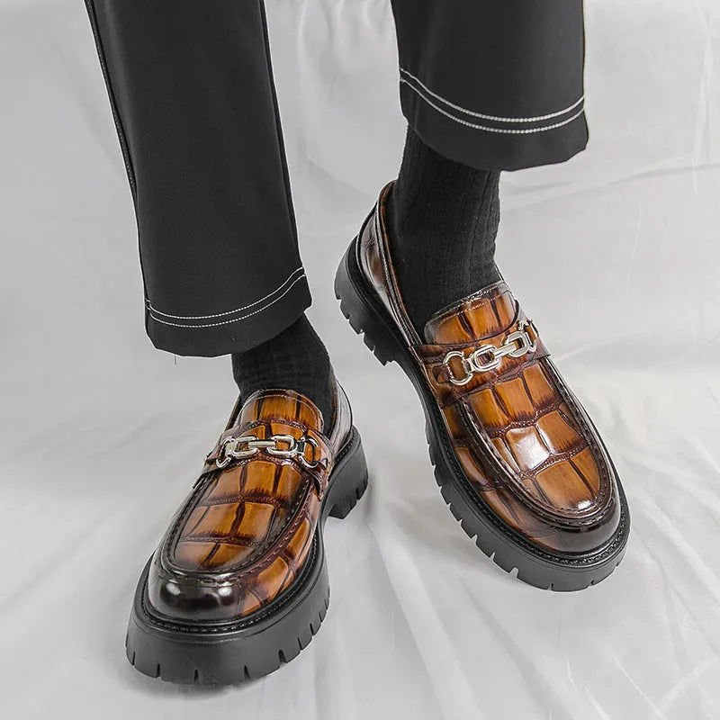 Men's crocodile pattern leather loafers in British style with flat heel and wide fitting sizes
