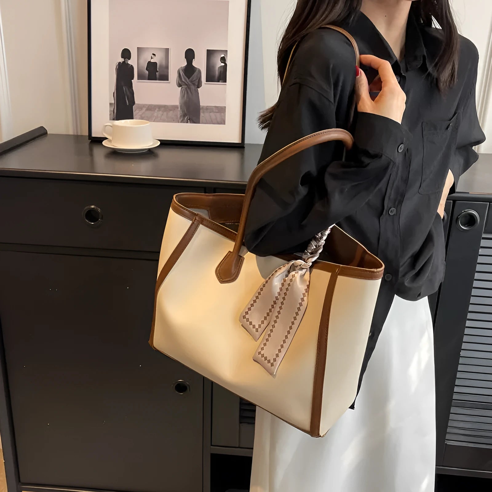 Soft PU leather winter commuter shoulder bag with open pockets and internal organisation compartments