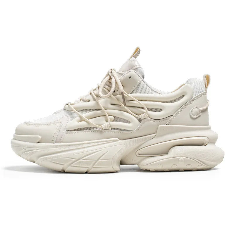 Men's low-top sneakers in beige with mesh and PU leather upper and rubber sole on a plain background