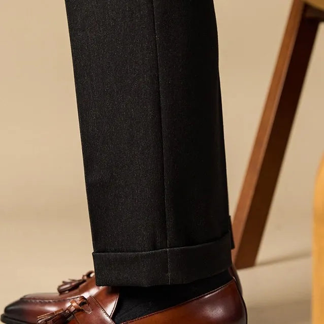 British-style tassel loafers in polished leather with rubber sole and pigskin lining