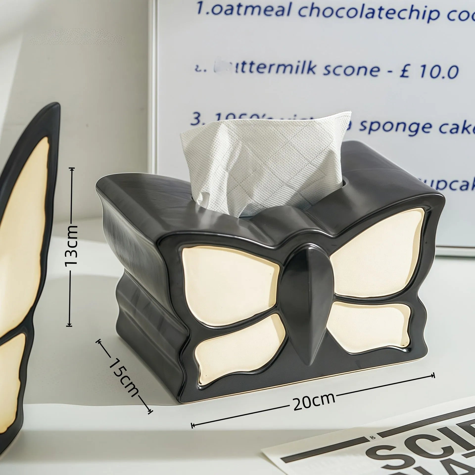 Ceramic butterfly vase and matching tissue box set with light luxury design for living rooms