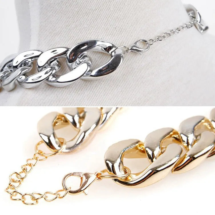 Geometric twisted chain dog collar adjustable from 21cm to 50cm circumference in plastic/resin construction