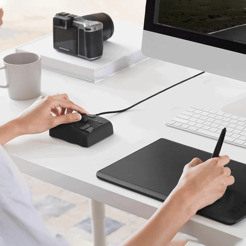 TourBox NEO video editing auxiliary keyboard with 148mm width and 198mm length, USB cable included