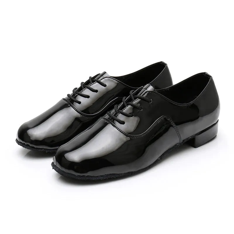 Men's black dancing shoes with a calf leather sole for indoor fitness.