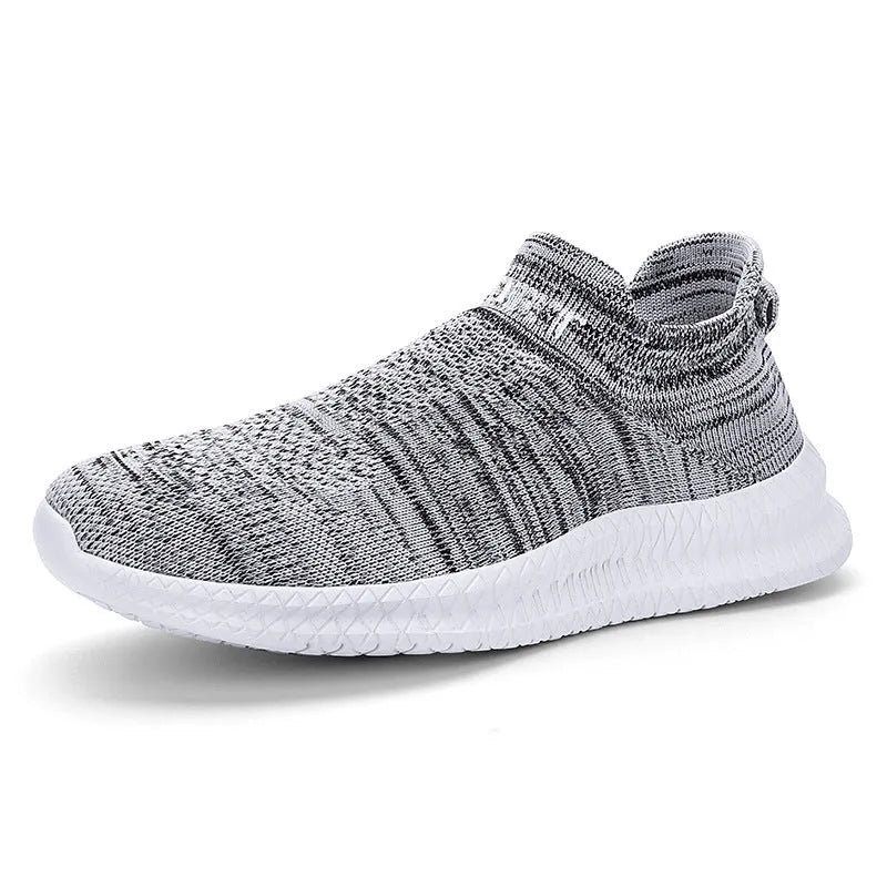 Men's low-top Flyknit sneakers in blue with a round toe and flat sole for casual wear.