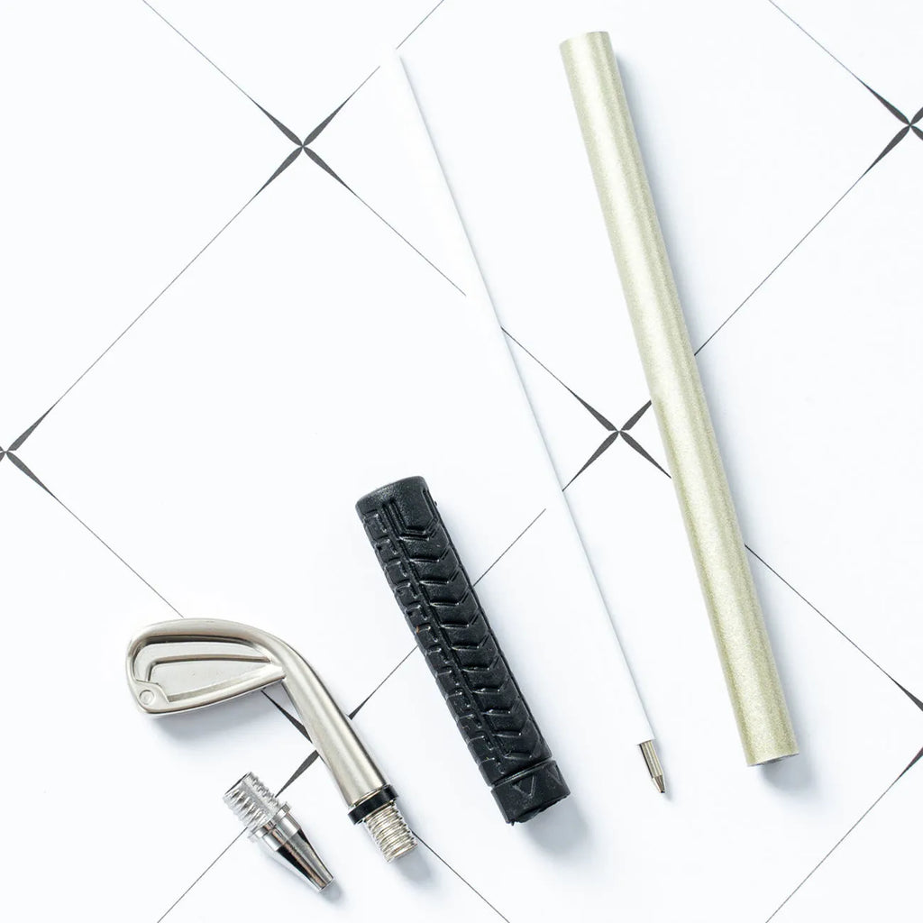 Three metal suit ballpoint pens with 0.7mm bullet-type refills measuring 18.5cm each