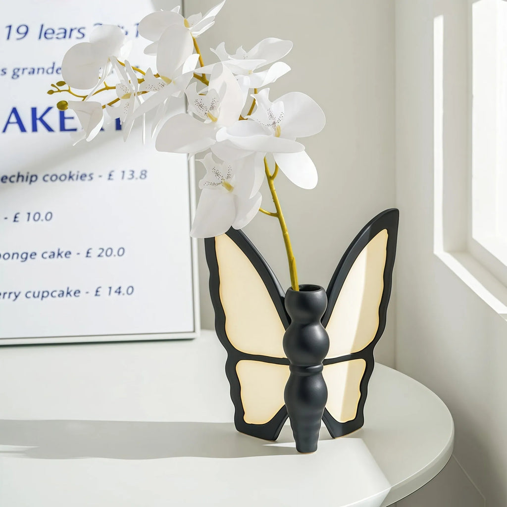 Ceramic butterfly vase and matching tissue box set with light luxury design for living rooms