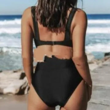 Women's solid colour slim fit polyester bikini set with separate top and bottom pieces