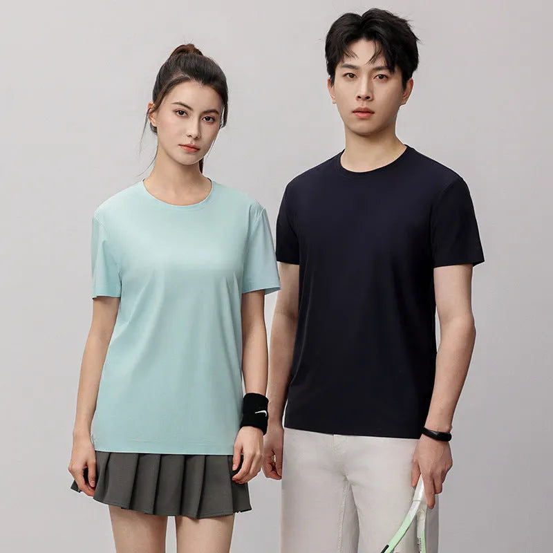 Ice silk quick-drying T-shirt in slim fit with short sleeves showing antibacterial and anti-UV properties