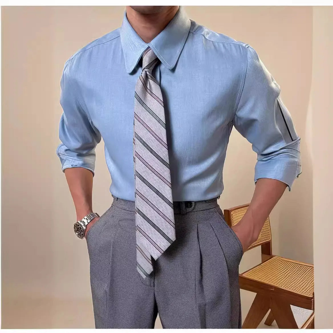 Men's slim-fit business shirt with round collar in blue colour options
