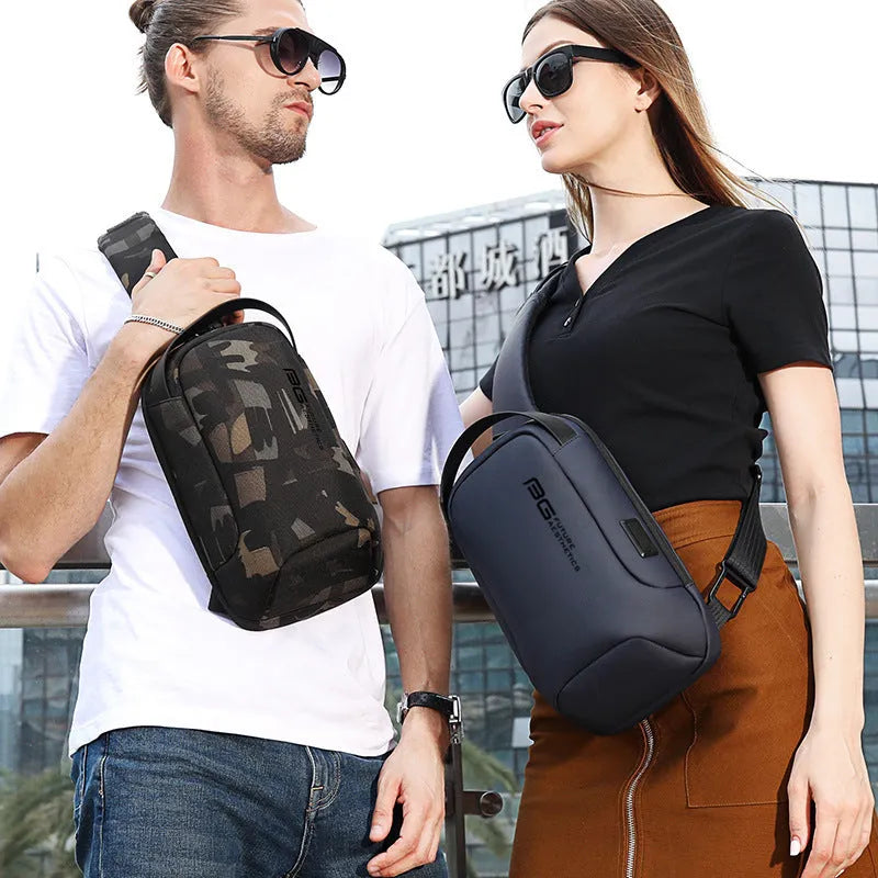 Men's oxford cloth USB shoulder bag for business travel in black colour with letters detailing