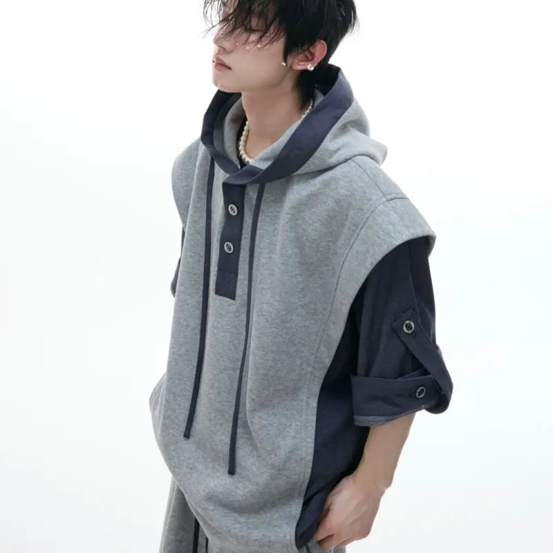 Hooded sports leisure suit with three-dimensional stitching on jacket, short sleeves, trousers length, in black or grey