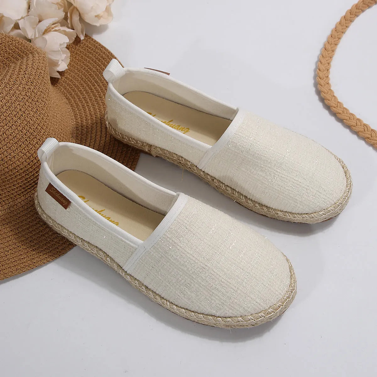 Men's casual fisherman shoes with rope bottom detail in canvas construction