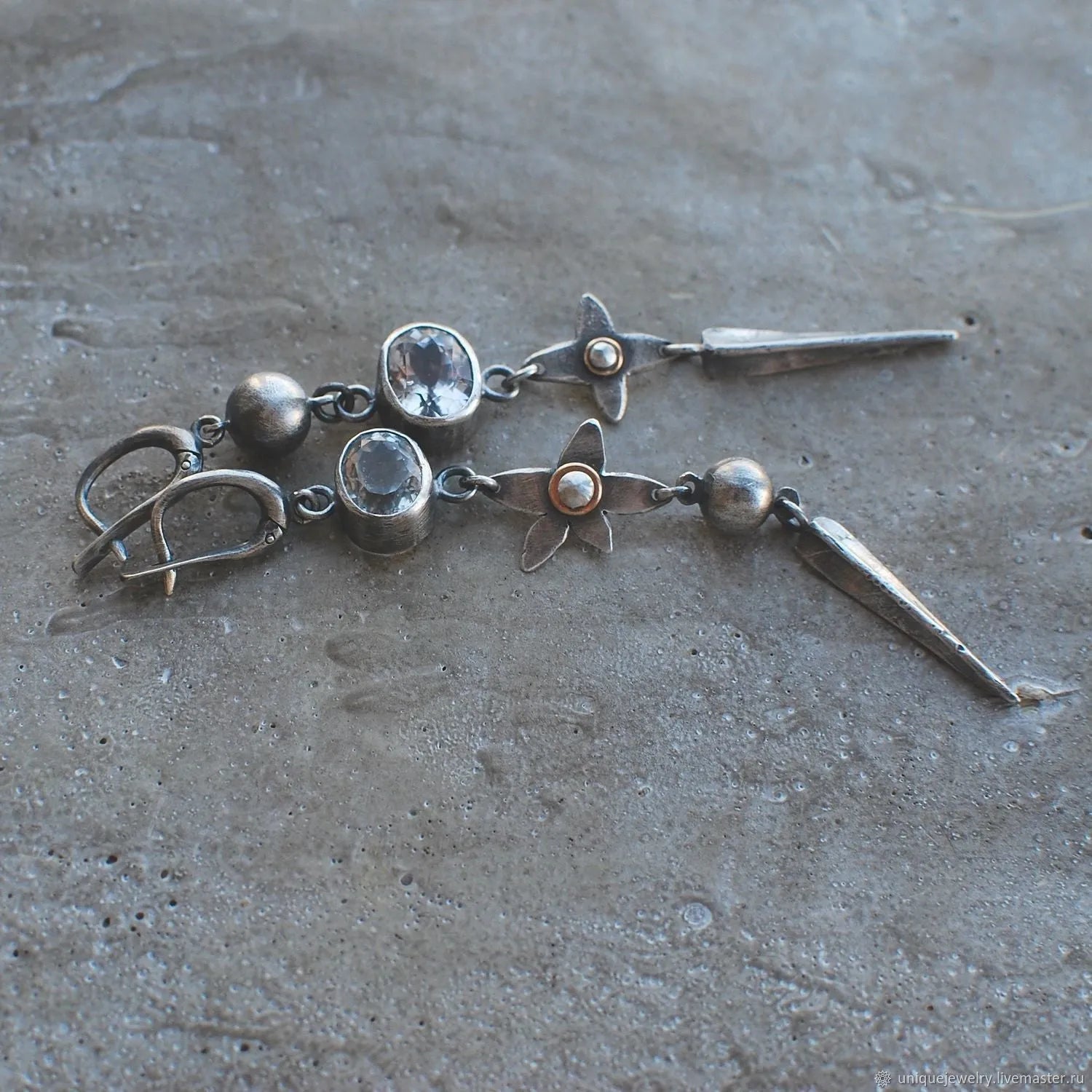 Hesheng geometric XINGX pendant earrings with antique silver finish and rhinestones, 5cm length
