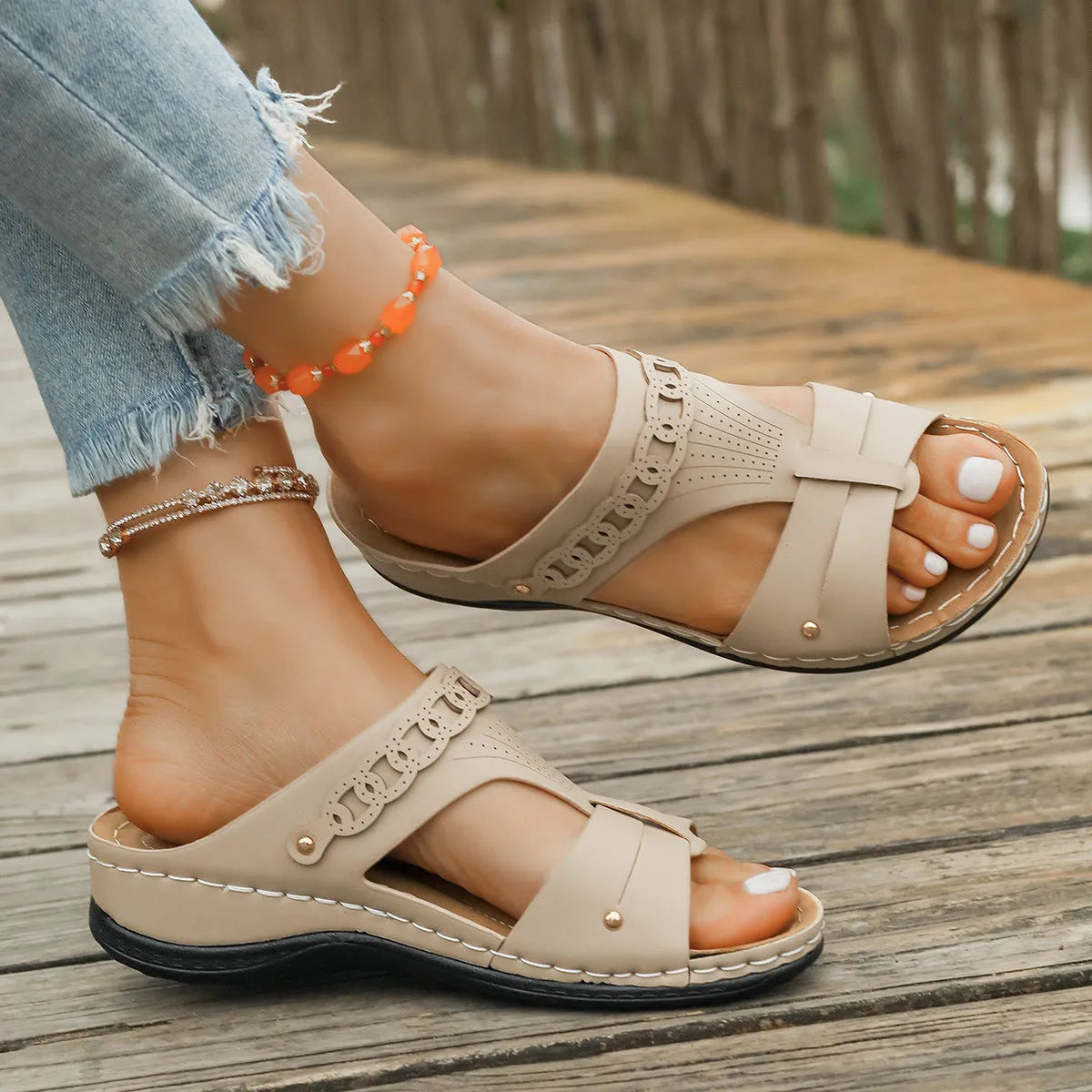 Roman style slippers with fish mouth toe holder and rubber sole in beige colour