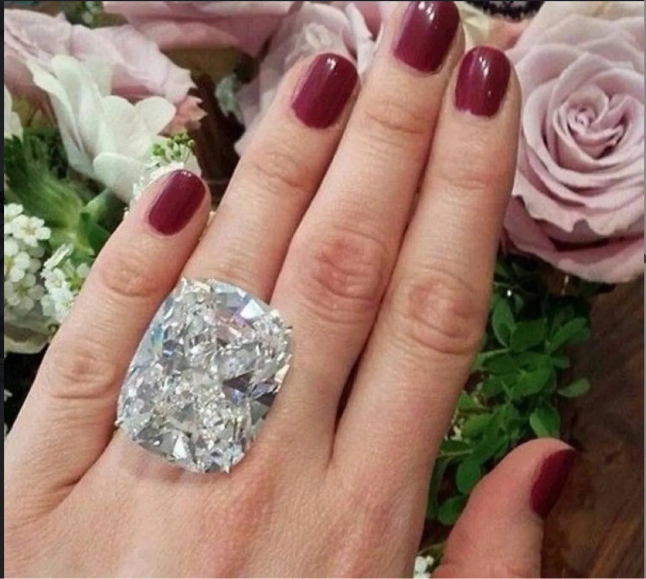 Women's simple inlaid white square diamond ring with electroplated white gold finish on alloy band