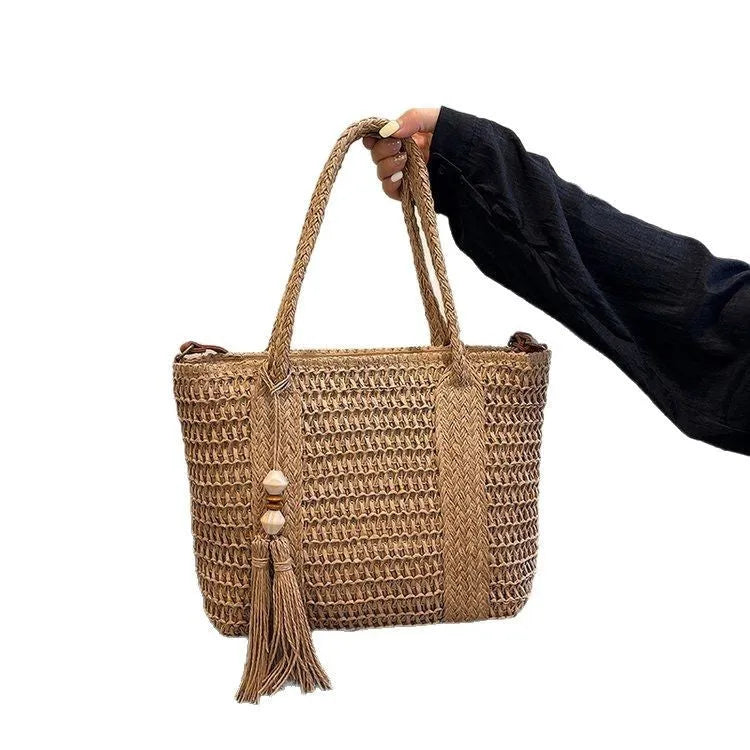 Women's straw crossbody shoulder bag with large capacity and polyester lining in milky white colour