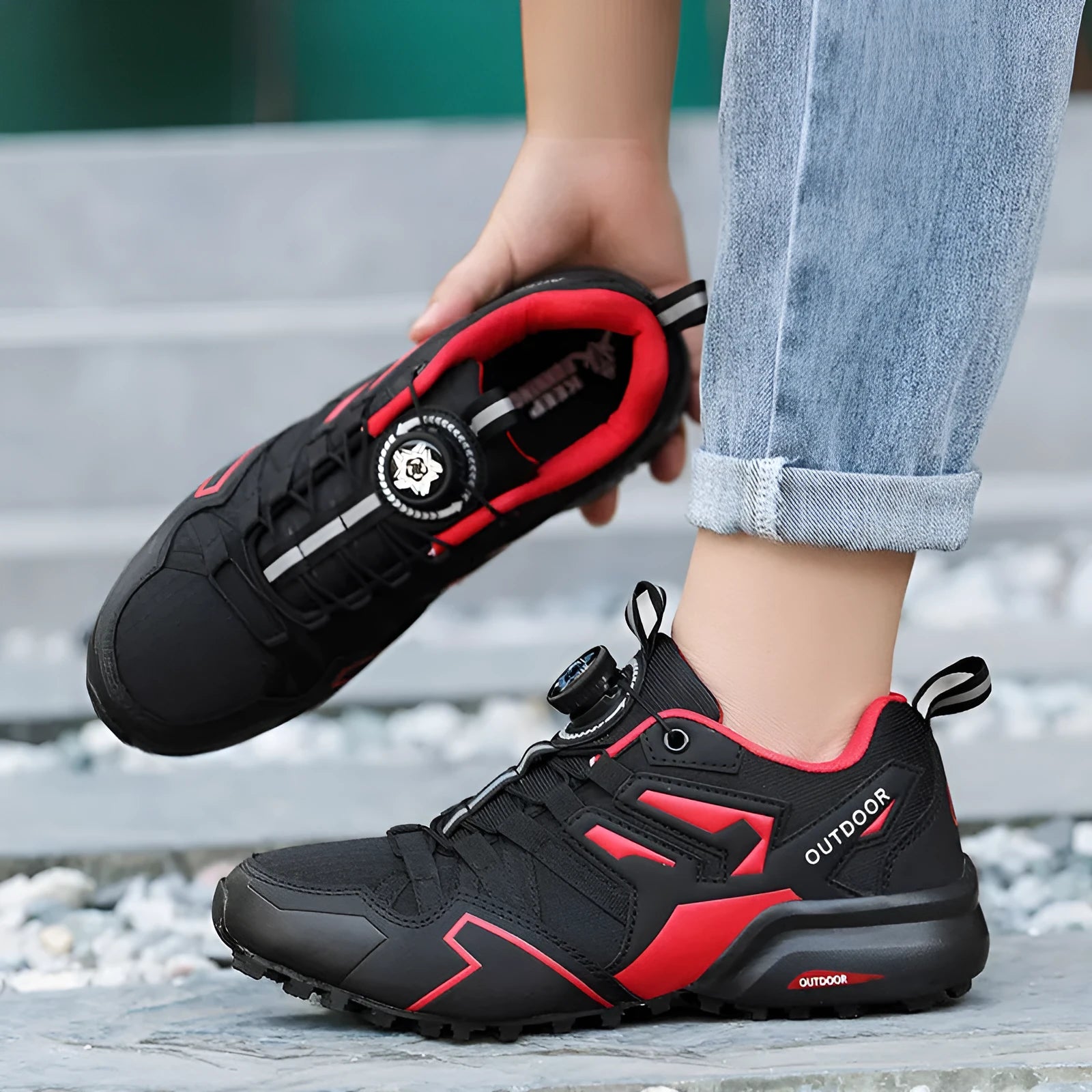 Men's beige outdoor hiking shoes with elastic band and rubber sole for sports and riding.
