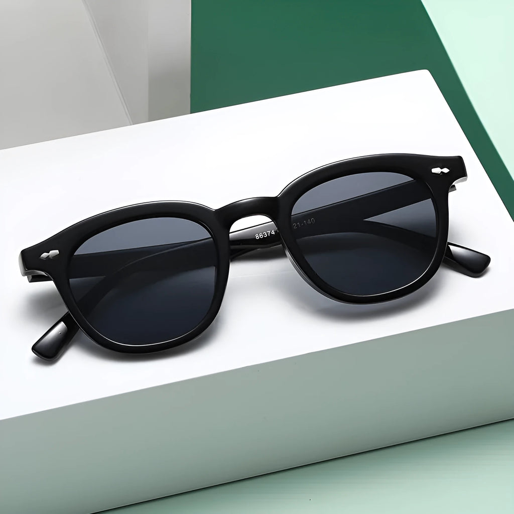 Retro round fashion sunglasses with a PC frame and metal hinge
