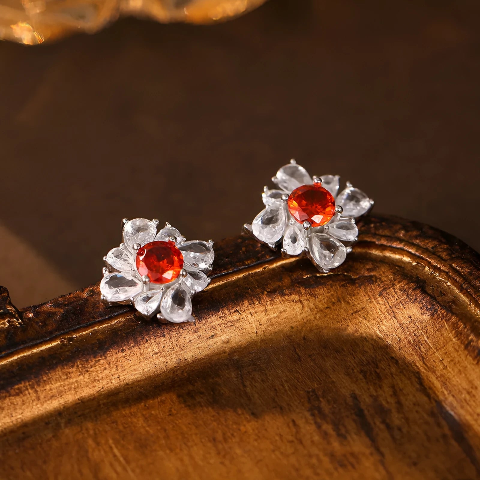 Retro women's earrings in pigeon red with U-shaped geometric design made from 925 silver
