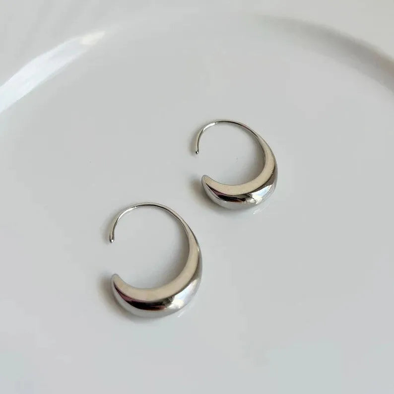Women's snake design fashion earrings in gold or silver electroplated alloy