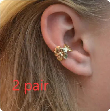 Gold-toned starfish and scallop eardrop earrings with conch designs and animal modelling on alloy construction