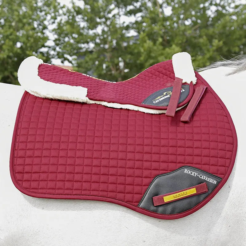 Riding shock absorption wool pad showing 2cm thickness and adjustable waist fastening for equestrian and cycling protection