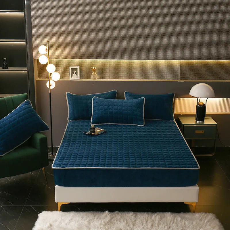 Fleece-lined milk fiber quilted fitted sheet in blue, single size 90x200cm to 180x200cm, winter bedding