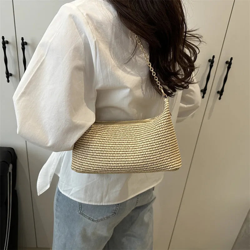 Straw woven beach shoulder tote bag in horizontal square shape with sandwich pocket