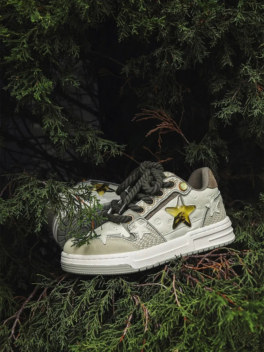Low-top platform running shoes in cowhide leather, lace-up front, round toe, in a tea colour.
