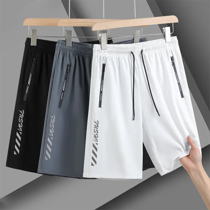 Men's black quick-drying sports shorts with loose fit and medium elastic waistband for summer athletic activities