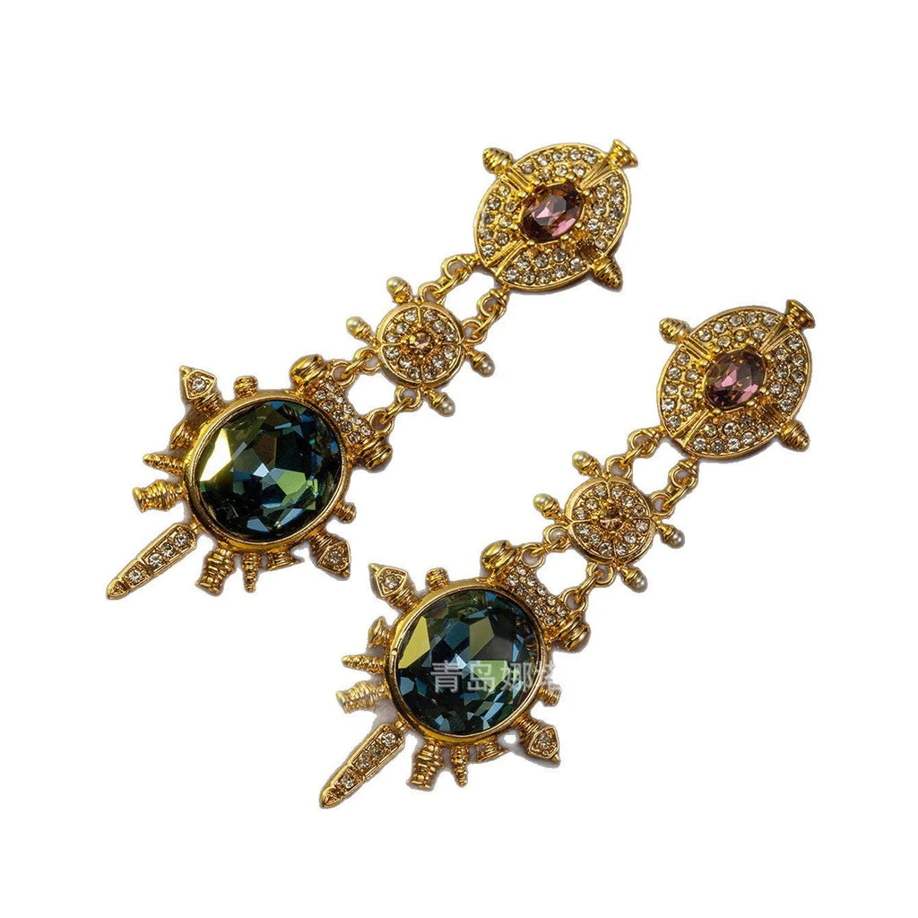 Gold geometric retro stud earrings with round shape and alloy material