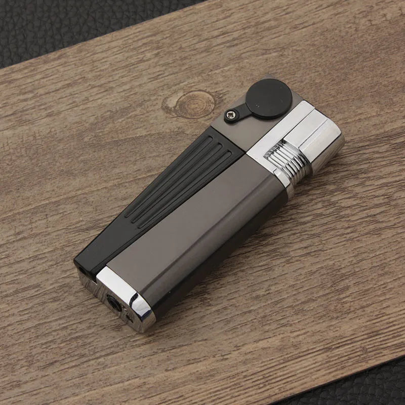 Pipe lighter with zinc alloy body, integrated stash compartment, and metal flap cover, measuring 9.2cm in length