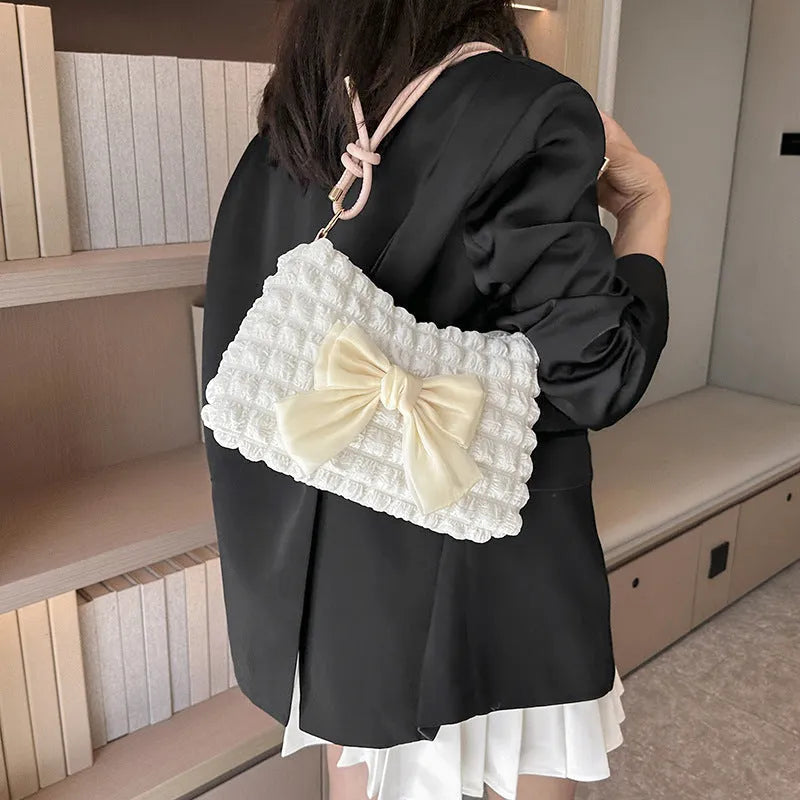 Canvas single-shoulder handbag with sandwich pocket and mobile phone compartment in street trend style